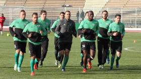 “السنافر” يواجهون قابس وديا والإدارة تجدد عقد “ماكرون”