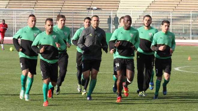 “السنافر” يواجهون قابس وديا والإدارة تجدد عقد “ماكرون”