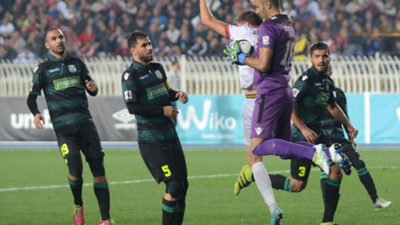 لاعبو شباب قسنطينة مطالبون بتفادي الغرور.. والسنافر بوعي أكثر