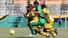 الأندية الجزائرية عاجزة عن مجاراة المنافسة الإفريقية والانسحاب قد يكون الحل الأمثل