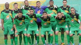 لاعبو السنافر يدخلون في إضراب والإدارة تحاول إحتواء الوضع