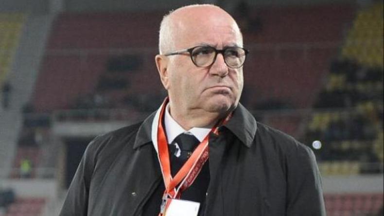 “تافيكيو” يقضي لياليه وهو يعدّ النجوم!