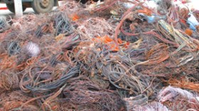 امبراطورية “الخردة” توظف 40 ألف “كاميكاز” وأفران سرّية لنهب الملايير