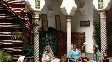 FEATURE-After conflict, Algeria rediscovers taste for culture