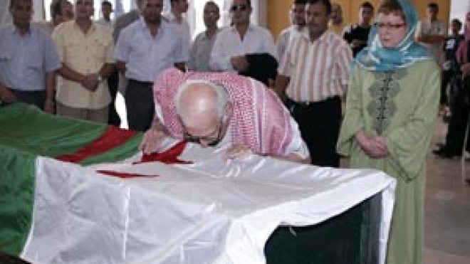 2010.. سنة رحيل الكبار والقطيعة مع مصر وعودة الجزائر إلى “كان”