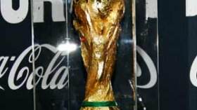 مصنوعة من الذهب الخالص وينقلها جيش من الحراس