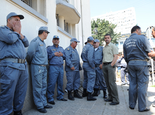 Customs officers warn over national strike in Algeria