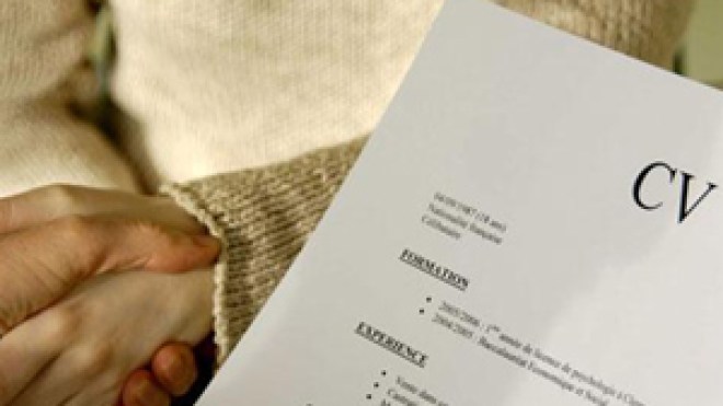 “السيرة الذاتية”.. انتحال شخصية لا يعاقب عليه القانون