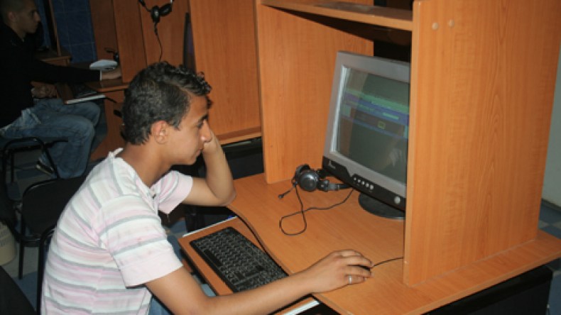 “نظام خاص لحماية الأطفال وتصفية البرامج الإلكترونية على النت”