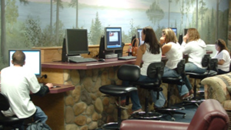 ٣ ملايين  جزائري  يشاهدون  المواقع  الإباحية  ساعتين  يوميا