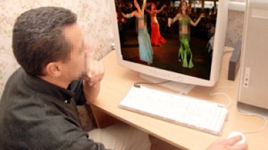 Algerian study: 65% of youngsters addicted to porn web sites in Algeria