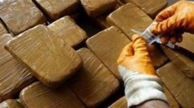 توقيف شابين يديران عصابة لتهريب المخدرات في سكيكدة