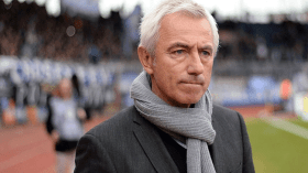 الهولندي بيرت فان مارفيك يقترب من تدريب الخضر