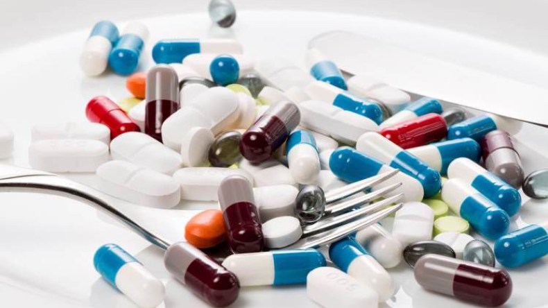 لاعب صغير يملك أموال “قارون” معناه المخدرات