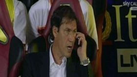 معاقبة مدرب روما بسبب الهاتف النقال