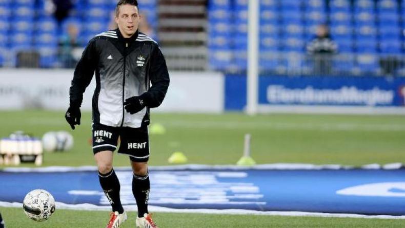 على خطى لويس سواريز.. لاعب دانماركي يعضّ شرطيا!؟