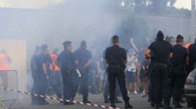 إصابة 44 رجل أمن في أحداث عنف كروي بفرنسا