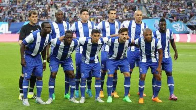 قميص براهيمي وفريقه بورتو الأجمل في أوروبا