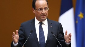 هولاند: آيت أحمد كان أحد أبرز صناع استقلال الجزائر