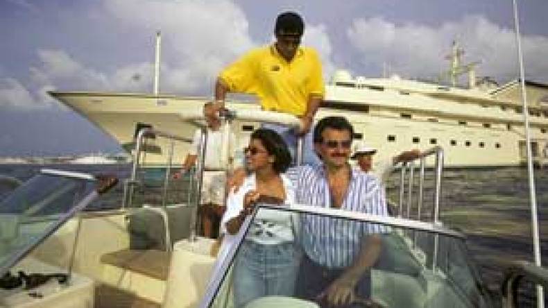 الوليد بن طلال يبيع 49 بالمئة من روتانا  لليهودي روبير مردوخ