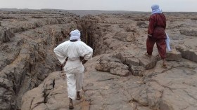 140 مواطن يتجندون للبحث عن طفل مختف في صحراء إيليزي