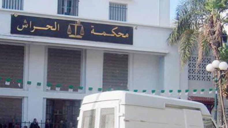 حبس‭ ‬معلمة‭ ‬بتهمة‭ ‬إحداث‭ ‬الفوضى‭ ‬في‭ ‬مدرسة‭ ‬والاعتداء‭ ‬على‭ ‬شرطي‭ ‬بسكين‭ ‬