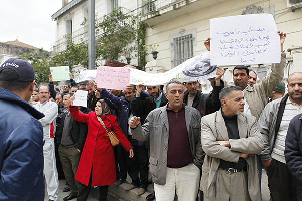 Le ministère de l’Education enquête sur le débrayage des enseignants