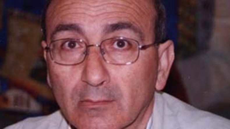 الكتاب العرب مصابون بجنون العظمة ويسعدني أن أكون كاتبا مثيرا للغرائز