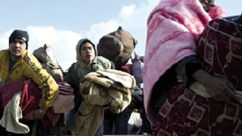 تواصل‭ ‬تدفق‭ ‬الأجانب‭ ‬على‭ ‬بوابة‭ ‬الدبداب‭ ‬هربا‭ ‬من‭ ‬جحيم‭ ‬القذافي