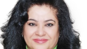 “رجال عمرو موسى تحرشوا بي و لما قدمت احتجاجا أحلت على التحقيق”