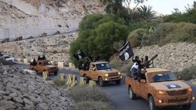 “داعش” ليبيا يتحصن على مشارف سرت