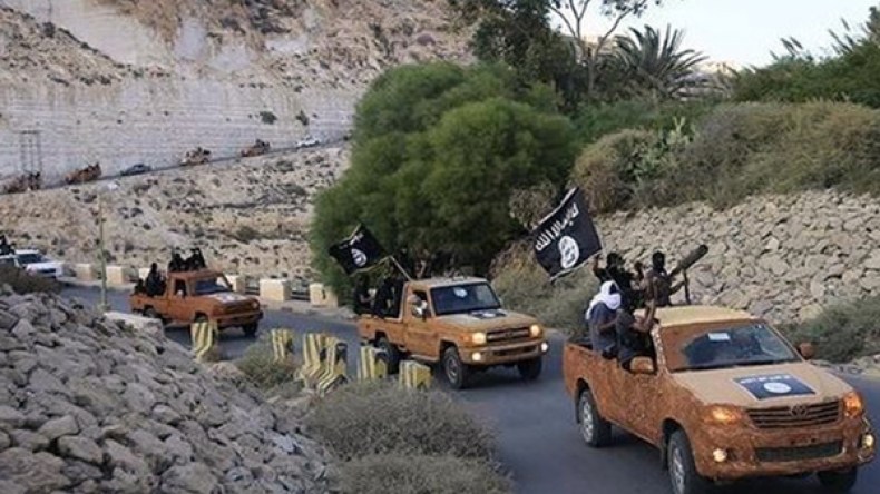 “داعش” ليبيا يتحصن على مشارف سرت