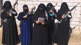 داعشيات بريطانيات يقمن بدور الشرطة الدينية