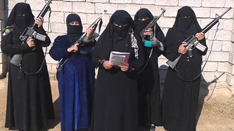 داعشيات بريطانيات يقمن بدور الشرطة الدينية