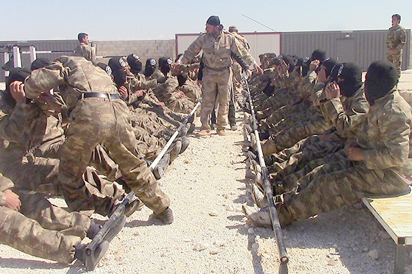 332 recruteurs présumés de Daesh arrêtés