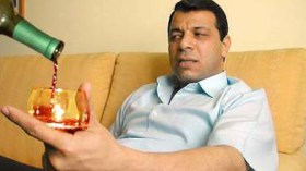 المعارض الليبي عمر الخضراوي يكشف للشروق:دحلان زود القذافي بأسلحة إسرائيلية