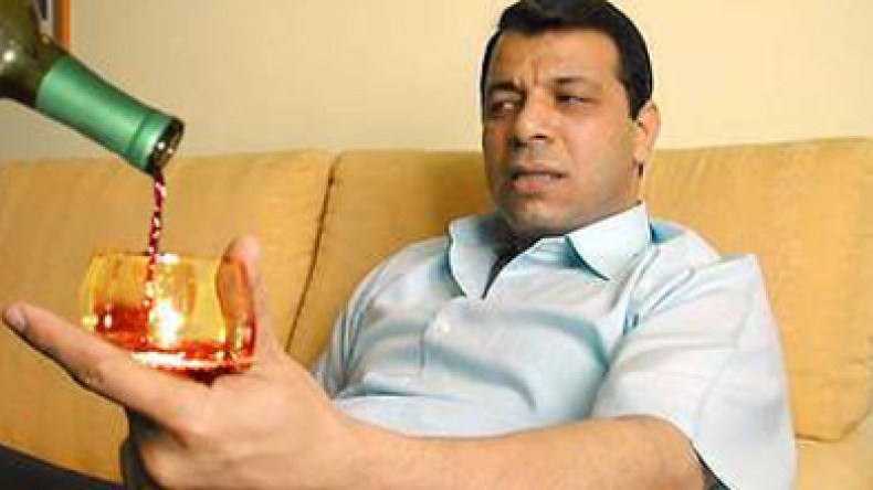 المعارض الليبي عمر الخضراوي يكشف للشروق:دحلان زود القذافي بأسلحة إسرائيلية