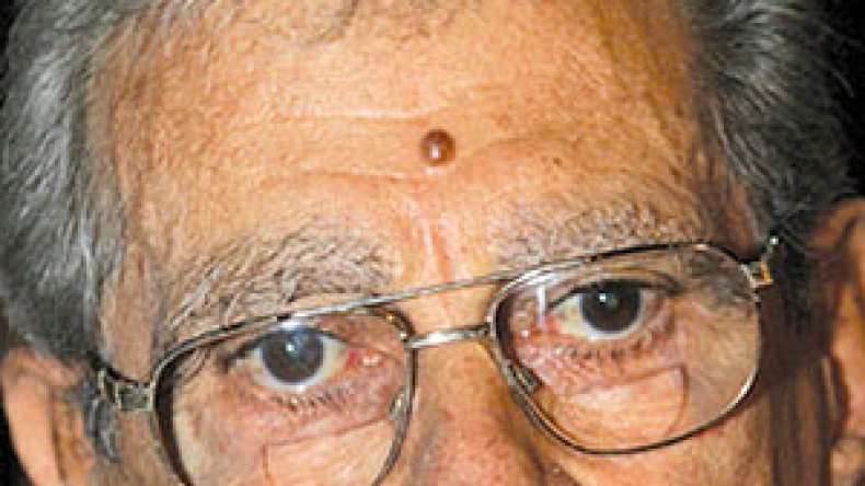 يوسف شاهين يتعرض لأزمة صحية حادة