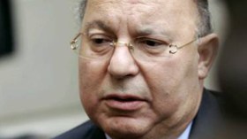 جمعيات جزائرية في المهجر تطالب بإقالة دليل بوبكر