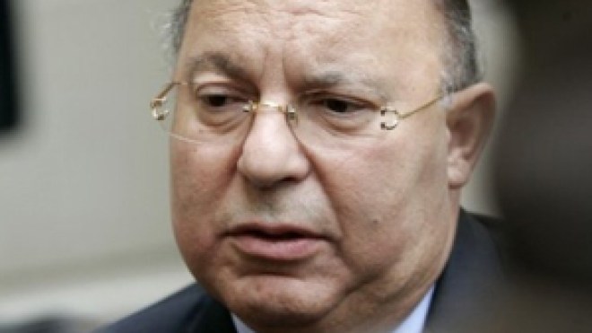 مظاهرة بفرنسا ضد عميد مسجد باريس “دليل بوبكر”