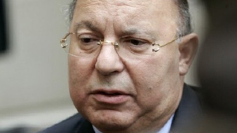 مظاهرة بفرنسا ضد عميد مسجد باريس “دليل بوبكر”