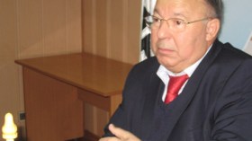 دليل بوبكر: موقف هولاند شجاع وهام تاريخيا