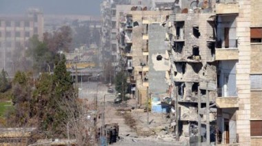 L'aviation syrienne bombarde des banlieues de Damas