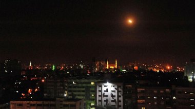 Washington, Londres et Paris frappent la Syrie