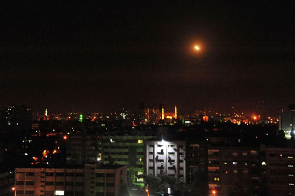 Washington, Londres et Paris frappent la Syrie