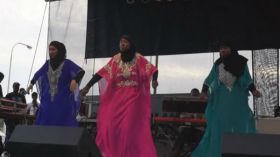 فرقة مسلمات أمريكيات يرقصن الهيب هوب بالحجاب والعباءة!