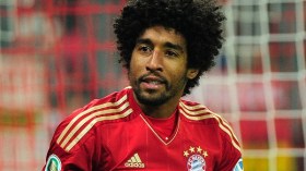 البرازيلي دانتي يشيد ببراهيمي قبل موقعة بورتو والبايرن