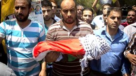 من الدرة إلى دوابشة.. هل ستشعل أجساد أطفال فلسطين الانتفاضة الثالثة؟