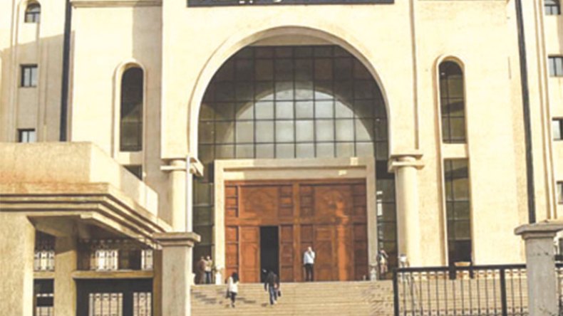 تهريب 30 مليارا في صفقات وهمية لاستيراد أجهزة الإعلام الآلي!