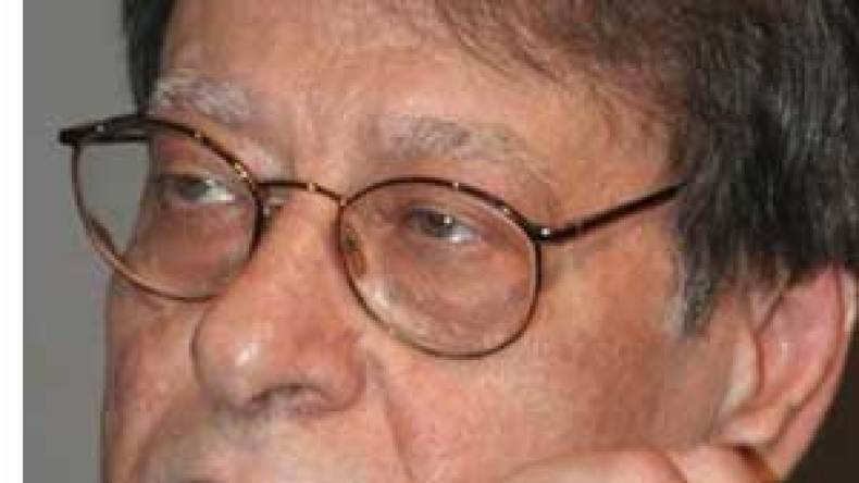 عباس‮ ‬النوري‮ ‬وكاريس‮ ‬بشار‮ ‬يقرآن‮ ‬شعر‮ ‬درويش